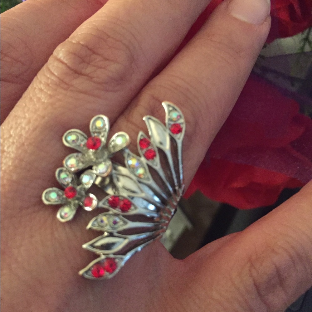 Ring - Picture 3 of 4